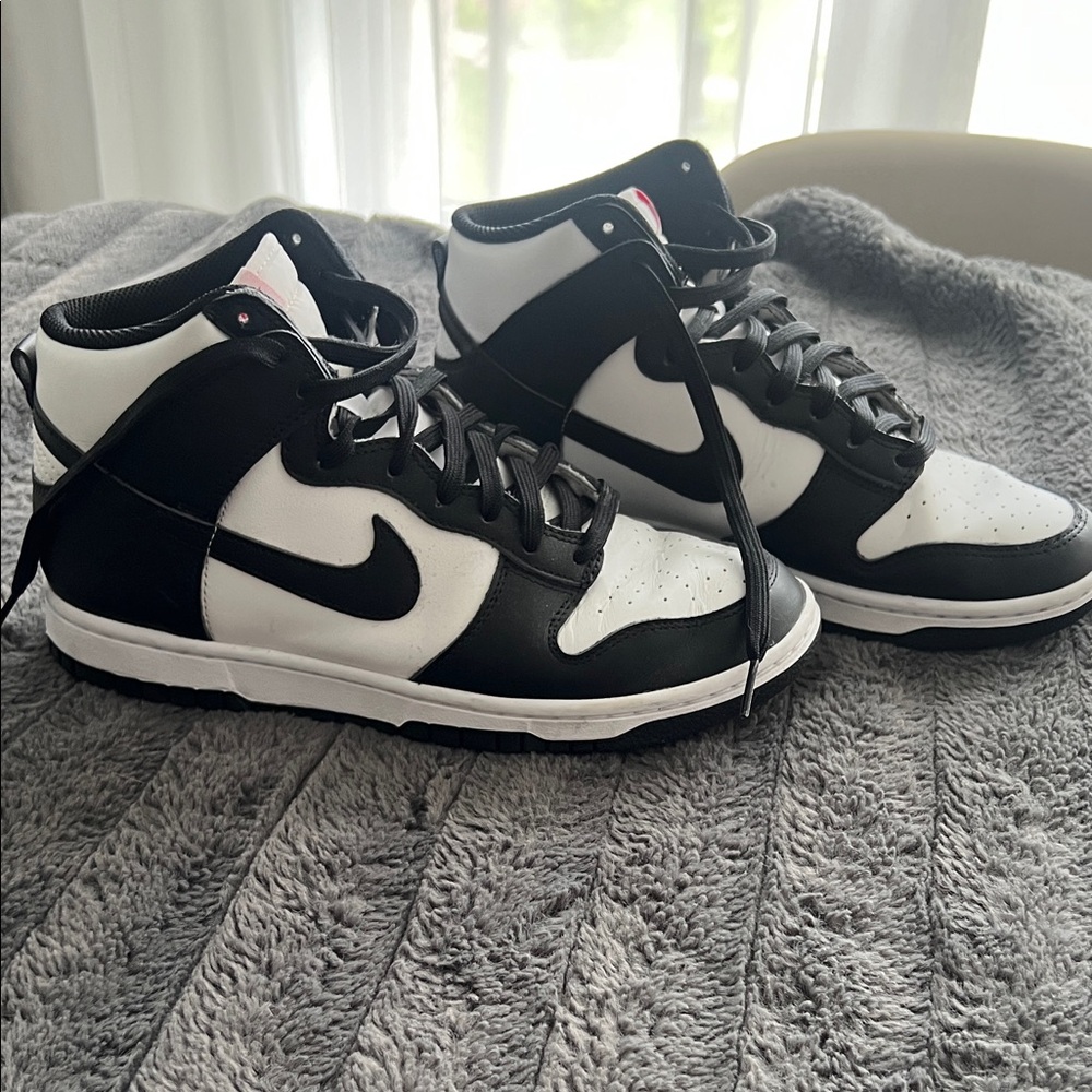 NIKE Dunk High Black White